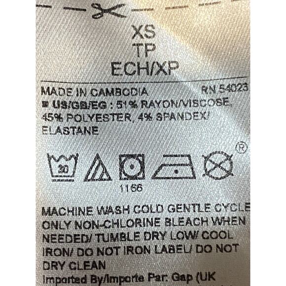 GAP Womens Tank Top Size XS Scoop Neck Purple Shirt Sleeveless (a) - Picture 8 of 8